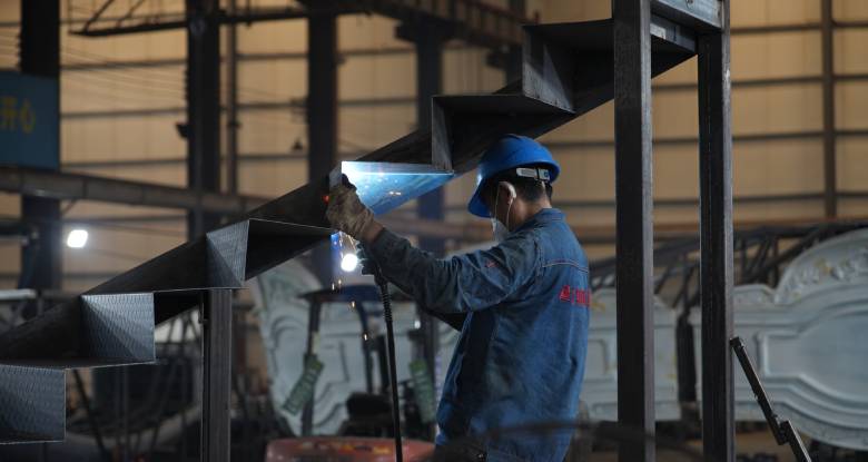 theme park equipment production at Dinis Factory